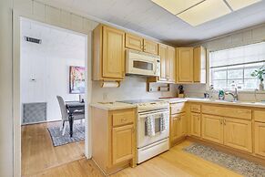 Boat Lift & Private Dock: Riverfront Labelle Gem