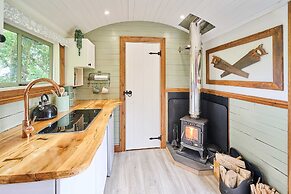 Host Stay Dipple Farm Shepherds Hut
