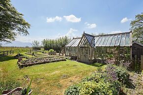 Host Stay Lowmoor