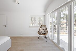 Aroeira Modern Grand Villa With Pool by Homing