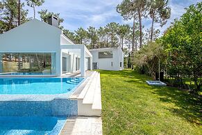 Aroeira Modern Grand Villa With Pool by Homing