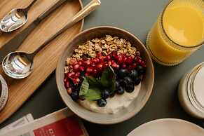 The Hobson Cambridge By Adina