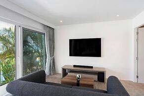Luxury Sea View Villa Q With Pool at Unique Residences