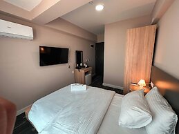 Lemon Suites & Restaurant