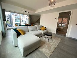 Modern Duplex Near Beach and Shops