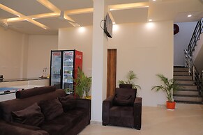 Hotel Tapo Dhara