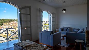 Casa com Lareira Wi-fi e Varanda com Vista