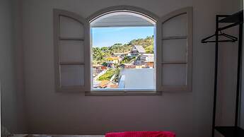Casa com Lareira Wi-fi e Varanda com Vista