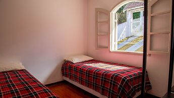 Casa com Lareira Wi-fi e Varanda com Vista