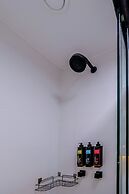 Studio Completo c Wi-fi e Varanda no Centro