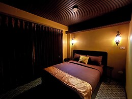 Phoenix Room