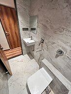 Hotel Lavish Park