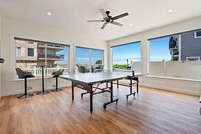 Oceanfront Home - Beach Access - Deck + Ping Pong