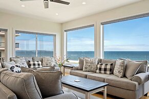Oceanfront Home - Beach Access - Deck + Ping Pong