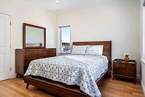 Oceanfront Home - Beach Access - Deck + Ping Pong