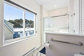 Oceanfront Home - Beach Access - Deck + Ping Pong