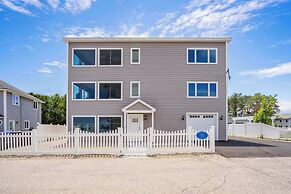 Oceanfront Home - Beach Access - Deck + Ping Pong