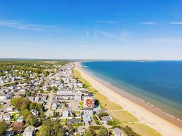 Oceanfront Home - Beach Access - Deck + Ping Pong