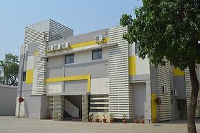 Hotel Vrindavan Palace