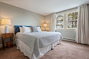 Beachfront and Only 30 Steps To Beach!