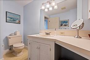 Beachfront and Only 30 Steps To Beach!