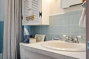 Beachfront and Only 30 Steps To Beach!