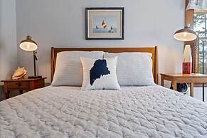 Beachfront and Only 30 Steps To Beach!