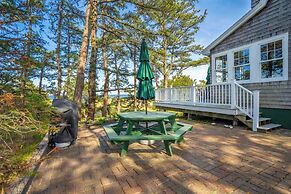 Beachfront and Only 30 Steps To Beach!