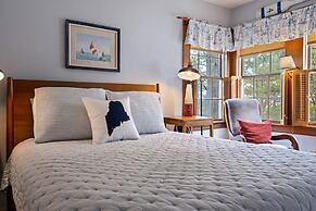 Beachfront and Only 30 Steps To Beach!