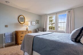 Beachfront and Only 30 Steps To Beach!