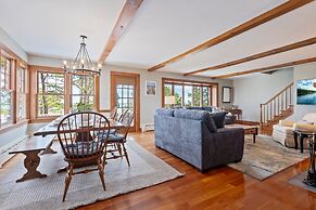 Beachfront and Only 30 Steps To Beach!