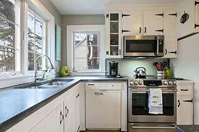 Beachfront and Only 30 Steps To Beach!