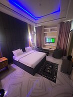 DE ROSS HOTEL & SUITES