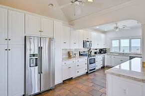 Panoramic Ocean Views: Westhampton Haven w/ Pool