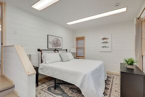 Snowmobile Trail On-site: Cozy Post Lake Retreat