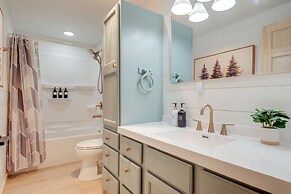Snowmobile Trail On-site: Cozy Post Lake Retreat