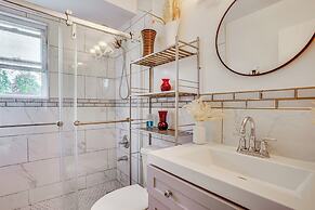8 Mi to Long Beach: Cozy Apt w/ Fenced Yard!