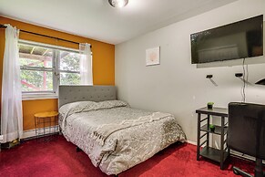 8 Mi to Long Beach: Cozy Apt w/ Fenced Yard!