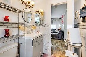 8 Mi to Long Beach: Cozy Apt w/ Fenced Yard!