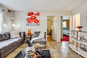 8 Mi to Long Beach: Cozy Apt w/ Fenced Yard!