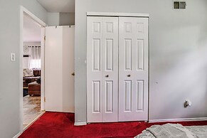 8 Mi to Long Beach: Cozy Apt w/ Fenced Yard!