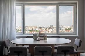 Views of all the Palaces 2BR Stunner