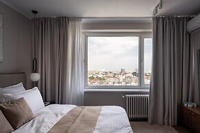 Views of all the Palaces 2BR Stunner