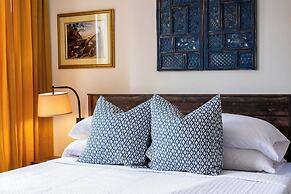 The Woodford Hotel
