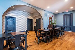 The Woodford Hotel