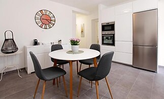 Santa Cruz Apartments