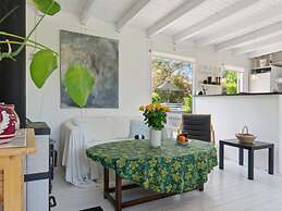 6 Person Holiday Home in Dronningmolle