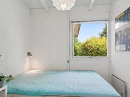 6 Person Holiday Home in Dronningmolle