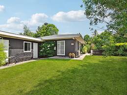 6 Person Holiday Home in Dronningmolle