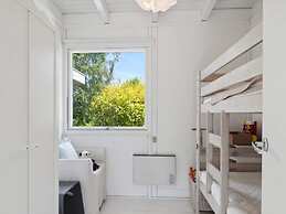 6 Person Holiday Home in Dronningmolle